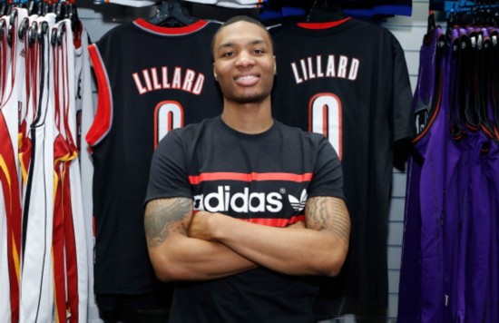 河南队抵达 河南队抵达